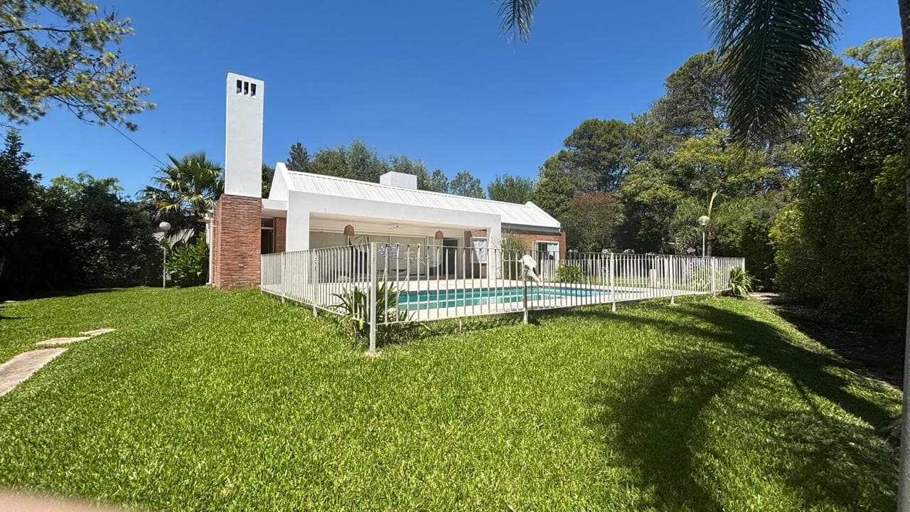 CASA COUNTRY CLUB GUALEGAUYCHÚ — foto 1